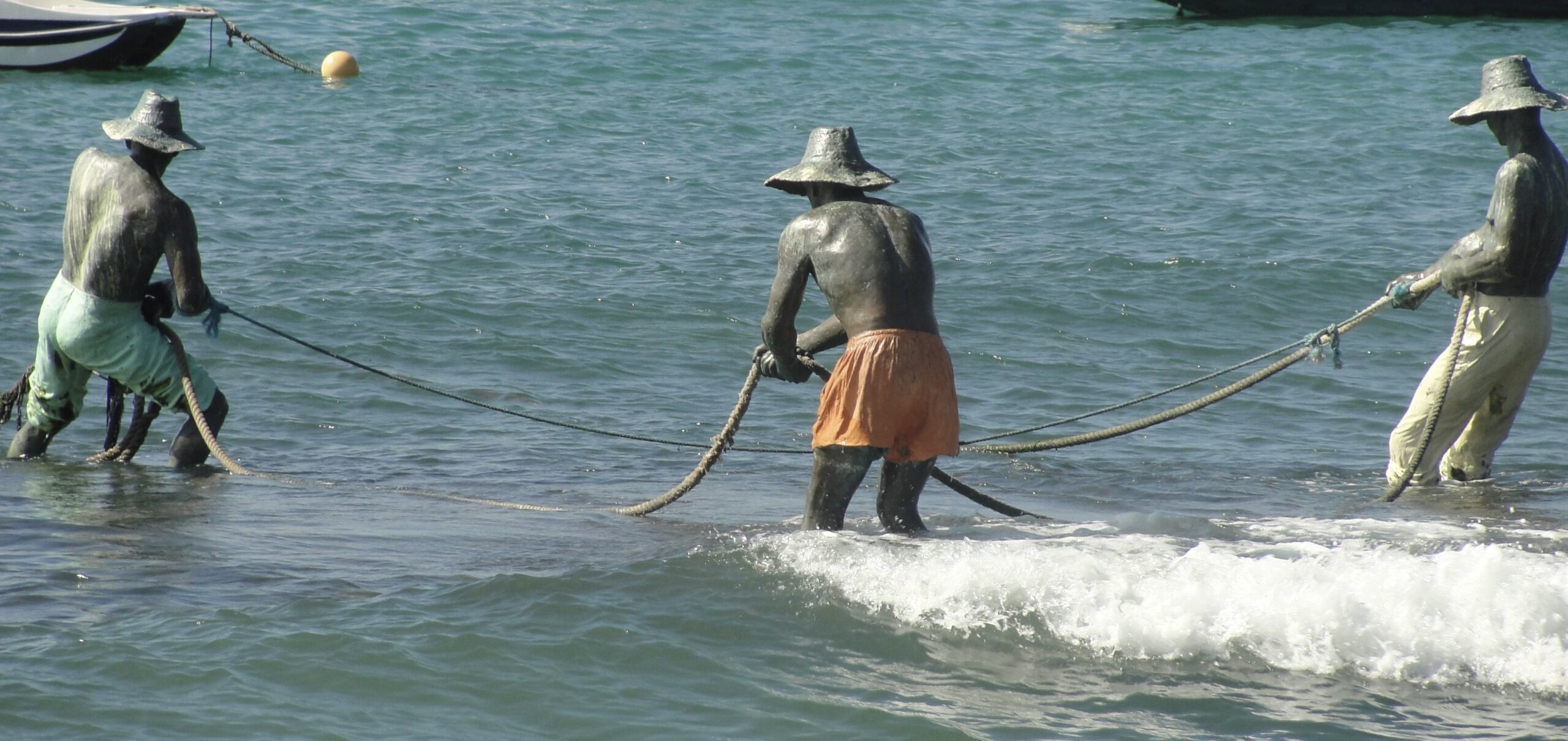 Búzios discute implantação de taxa de turismo sustentável inspirada em destinos como Noronha e Ilhabela